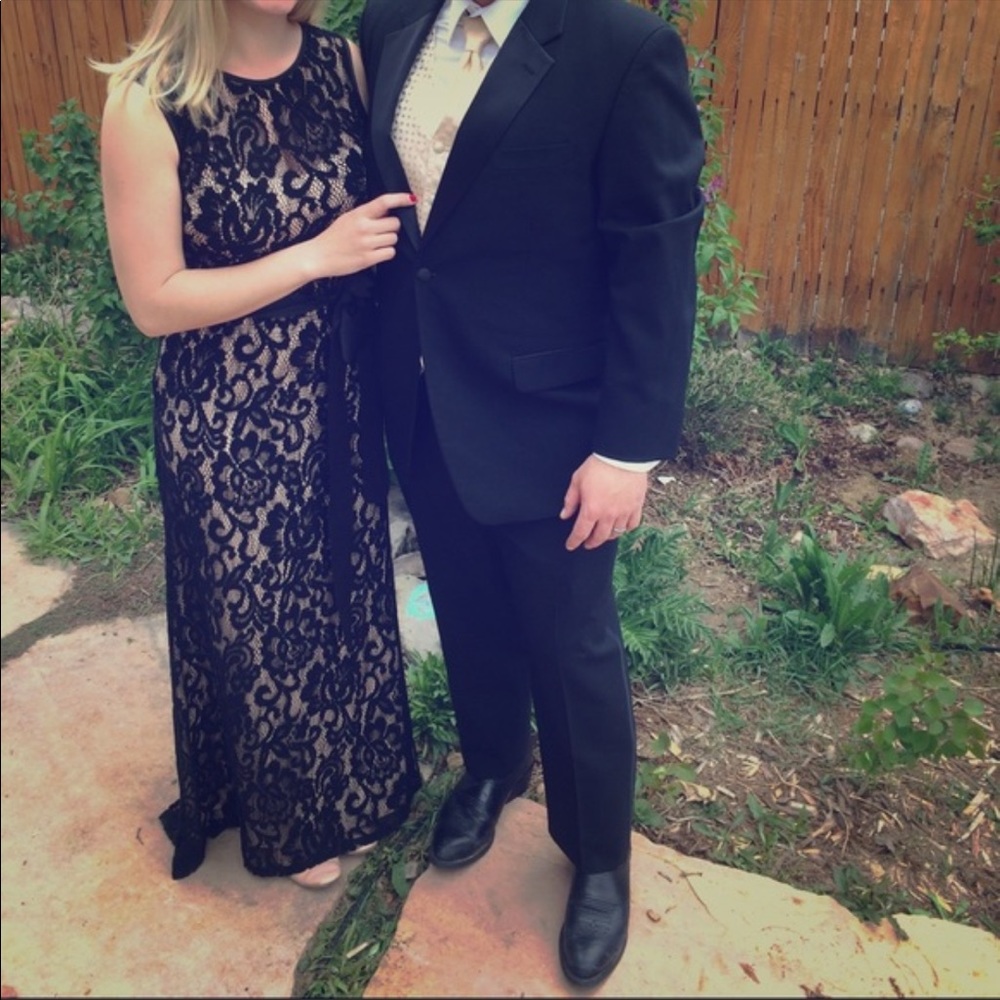 Dress - Picture 3 of 3